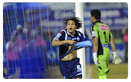 Randall Brenes breake et Cartaginès espère